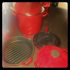 Bella cast iron skillet set